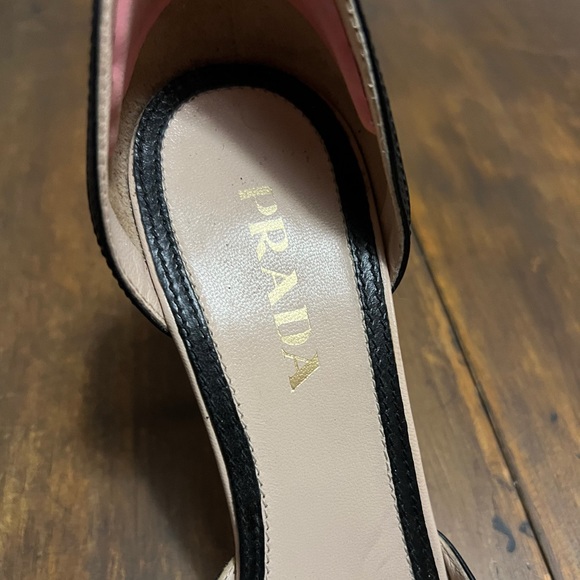 Prada Bow Front Cream & Black Pumps 36 - Picture 3 of 6